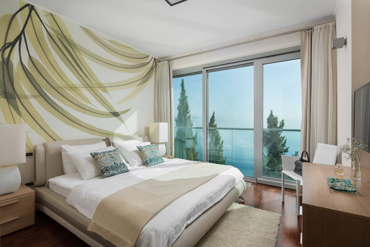 Luxury Apartment, 3 Bedrooms, Sea View, Beachfront | 2 bedrooms, blackout curtains, soundproofing, iron/ironing board
