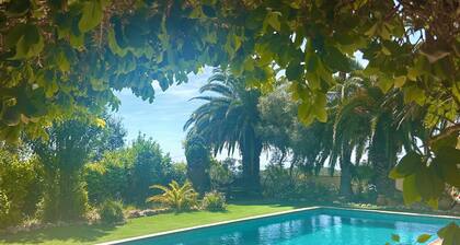 NEUES HAUS HERVORRAGENDER MEERBLICK, PRIVATER POOL, BBQ UND IN VOLLER NATUR