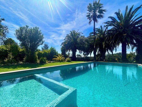 VILLA LOS ARCOS, COSTA BRAVA
Breathtaking sea views & relaxation amidst nature