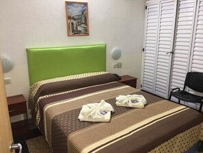 Minibar, caja de seguridad en la habitación y wifi gratis 