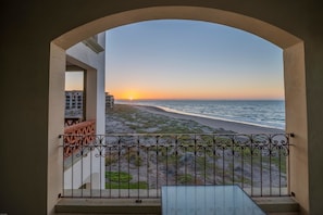 Beach/ocean view