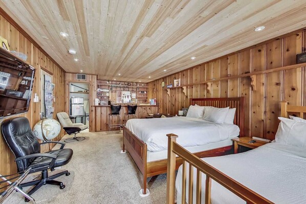 1 bedroom, premium bedding, iron/ironing board, free WiFi