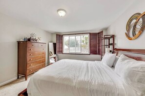 3 slaapkamers, luxe beddengoed, een strijkplank/strijkijzer, gratis wifi