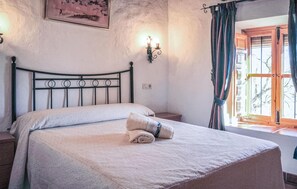 6 dormitorios, cuna de viaje, ropa de cama