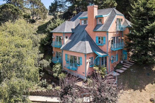 @ Marbella Lane - KnollTop Property | HotTub