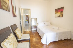 Lägenhet Standard - flera sängar - havsutsikt | Strykjärn/strykbräda, gratis wi-fi och sängkläder