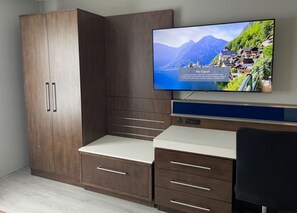 Wardrobe - Luxor Inn & Suites, a Travelodge by Wyndham (Elkins)