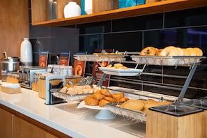 Free daily buffet breakfast