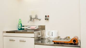 Fridge, microwave, stovetop, electric kettle