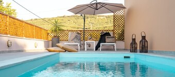 2-Bedroom Retreat: Pool, Cretan Beaches, Local Charm!