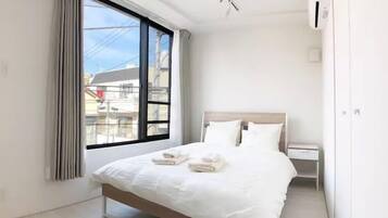 2 chambres, fer et planche à repasser, Wi-Fi gratuit, draps fournis