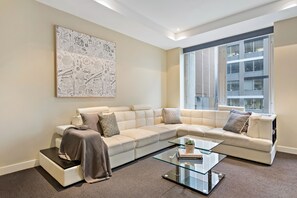 Indy : 2 Bedroom Spacious Apartment | Living area | 50-inch LCD TV with digital channels, TV, Netflix - Nook Melbourne - Collins Street (Melbourne)