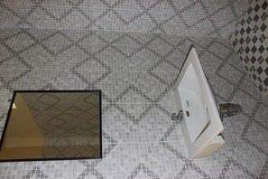Bathroom - agung trisna bungalows (Ubud)