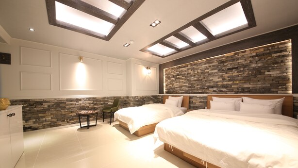 Premium Twin Room | WiFi (free) - Adios Hotel (Tongyeong)