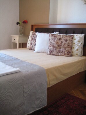 1 bedroom, WiFi, bed sheets