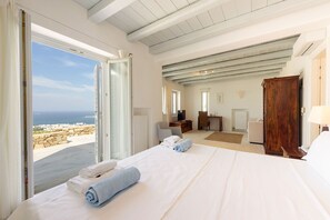6 bedrooms, in-room safe, desk, iron/ironing board - Traditional Cycladic Luxury Villa with breathtaking sea view! (Πάρος)