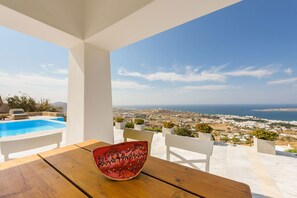Outdoor dining - Traditional Cycladic Luxury Villa with breathtaking sea view! (Πάρος)