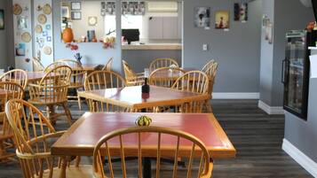 Se sirven almuerzos y cenas