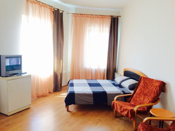 1 bedroom, iron/ironing board, WiFi