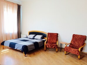 1 غرفة نوم ومكواة/لوح كي وواي فاي