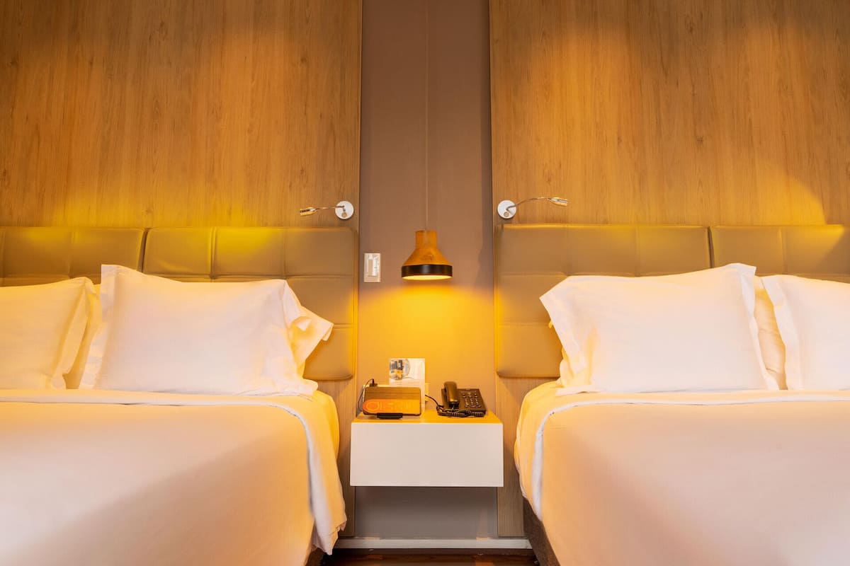 1 bedroom, premium bedding, down duvets, minibar