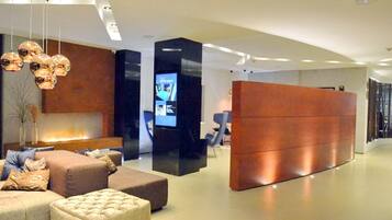 Coin salon dans le hall