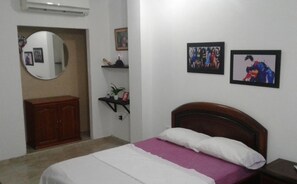 Comfort Apartment, 1 Double Bed, Private Bathroom | Iron/ironing board, free WiFi, bed sheets - moskafamily (Cartagena)