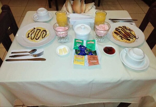 包含每日全套早餐