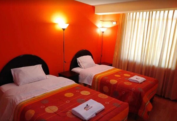 Laptop workspace, free WiFi, bed sheets - Colca Andina Inn (Chivay)