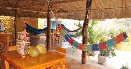 Hostal Castillo Del Mar - Hostel