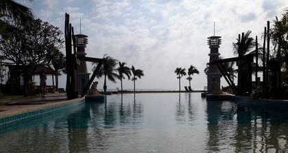 Beachfront Family Penthouse Seaside Hua Hin (41/144 C32, 136 Sqm)