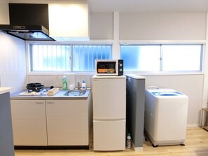 Cookware/dishes/utensils - OPENING SALECLOSE TO STATION RENOVATED (豊島区)