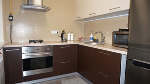 Kühlschrank, Mikrowelle, Ofen