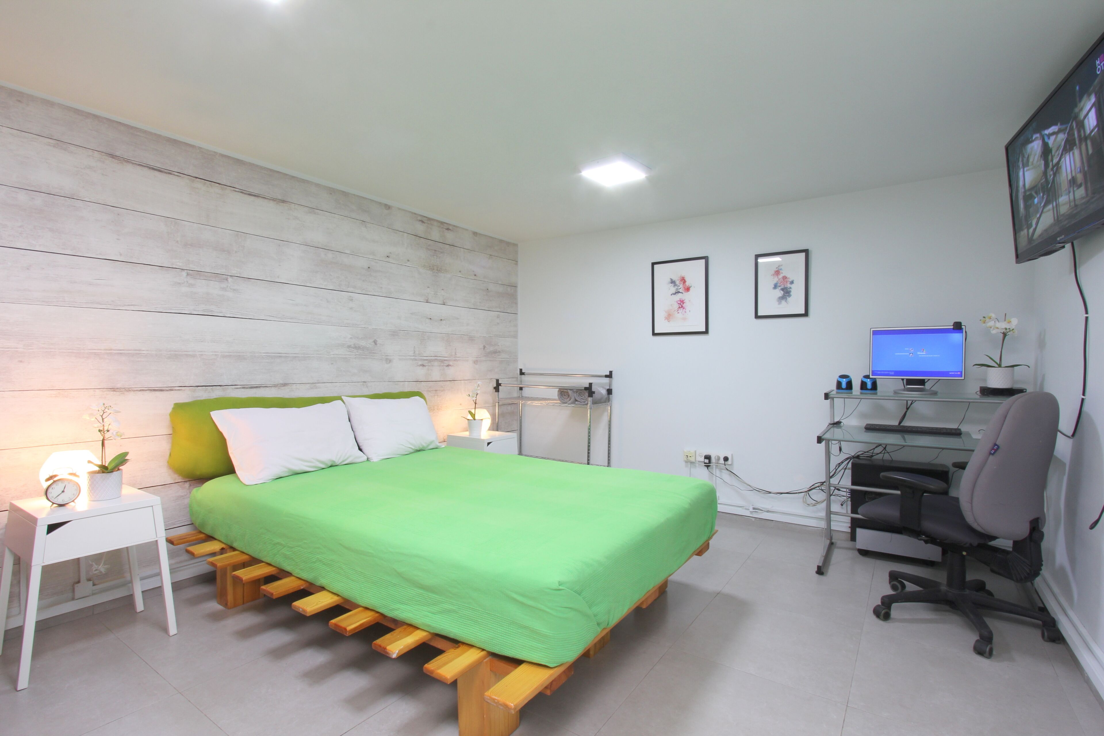 1 bedroom, desk, soundproofing, iron/ironing board