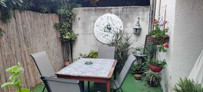 تناول الطعام بالخارج