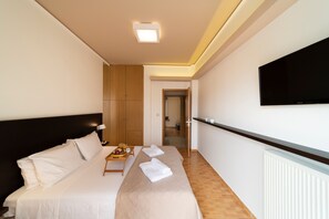 2 makuuhuonetta, tallelokero huoneessa, äänieristys, silitysrauta/-lauta