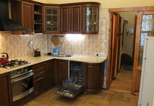 Poshtova Sq 2 bedroom apartment WiFi, Podol, Kyiv center