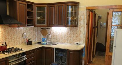 Poshtova Sq 2 bedroom apartment WiFi, Podol, Kyiv center