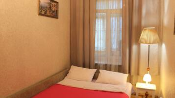 1 bedroom, iron/ironing board, internet, bed sheets