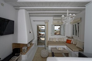 TV, fireplace, DVD player, stereo