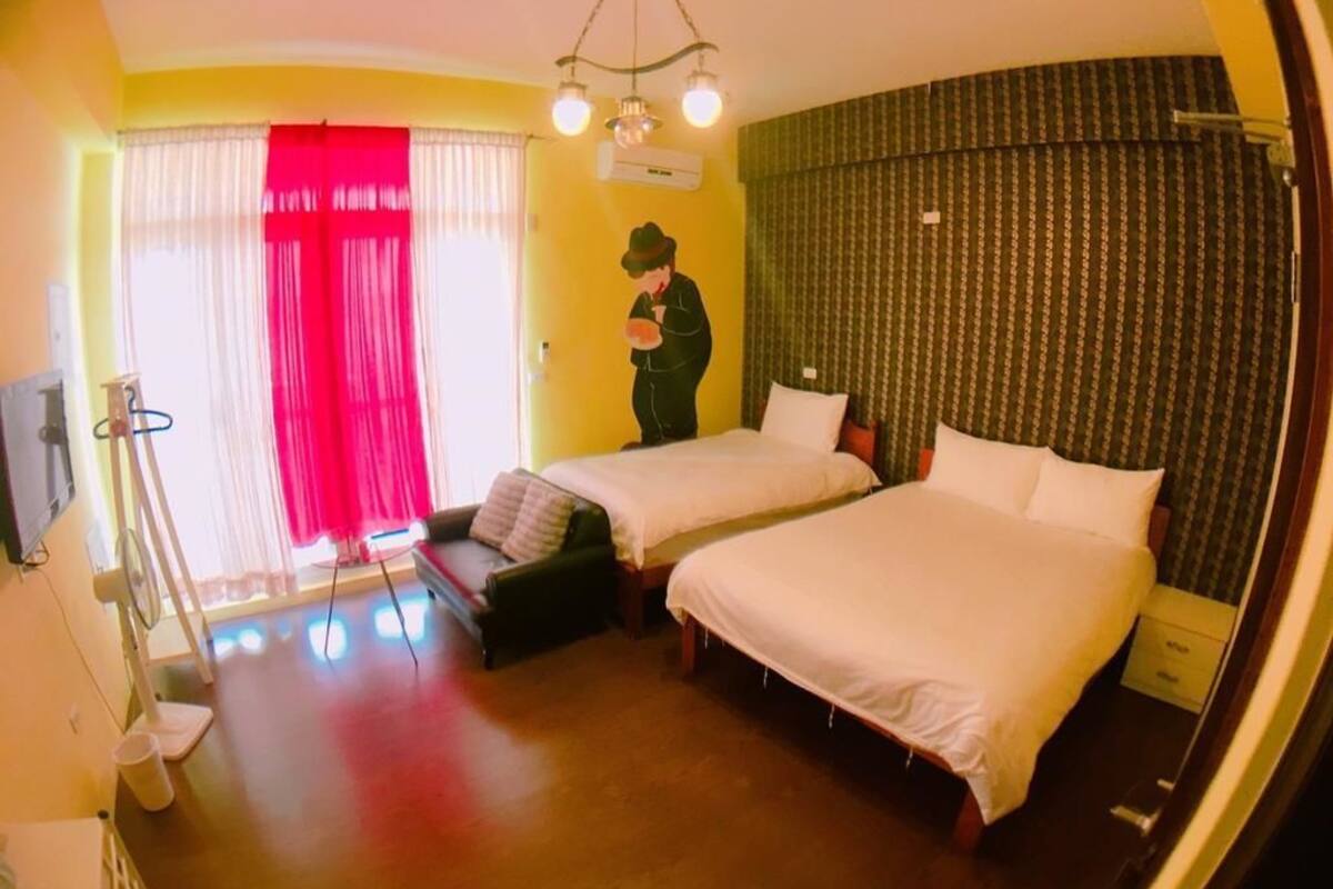Desk, blackout curtains, free WiFi, bed sheets