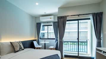 Deluxe Double Room, 1 King Bed | Desk, laptop workspace, free WiFi, bed sheets