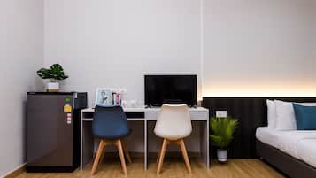 Comfort Double Room | 1 bedroom, desk, laptop workspace, free WiFi