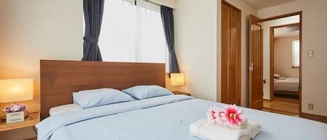 4 bedrooms, iron/ironing board, free WiFi