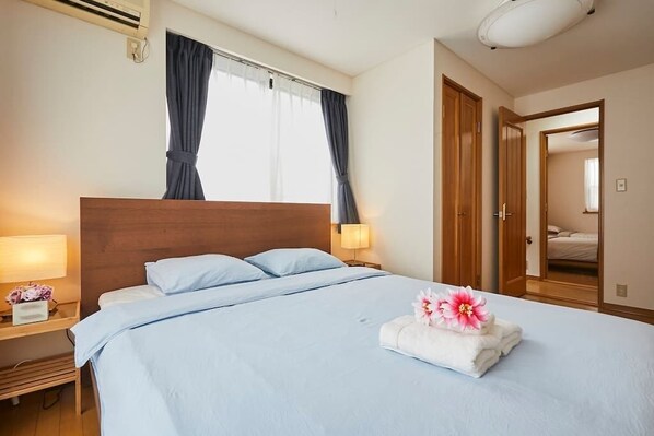 4 bedrooms, iron/ironing board, free WiFi