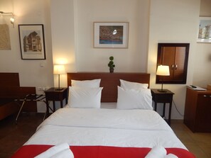 Iron/ironing board, free WiFi, bed sheets