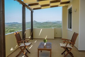 Terrace/patio - Holiday villa with private pool (Ξηροκάμπι)