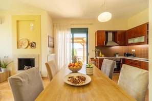 Dining - Holiday villa with private pool (Ξηροκάμπι)