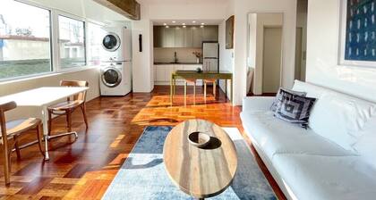 Peaceful 2 BR APT & Cityview Close to Iconic Sites