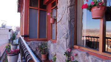 Apartemen Eksekutif, 3 kamar tidur, pemandangan kota, menara | Pemandangan balkon